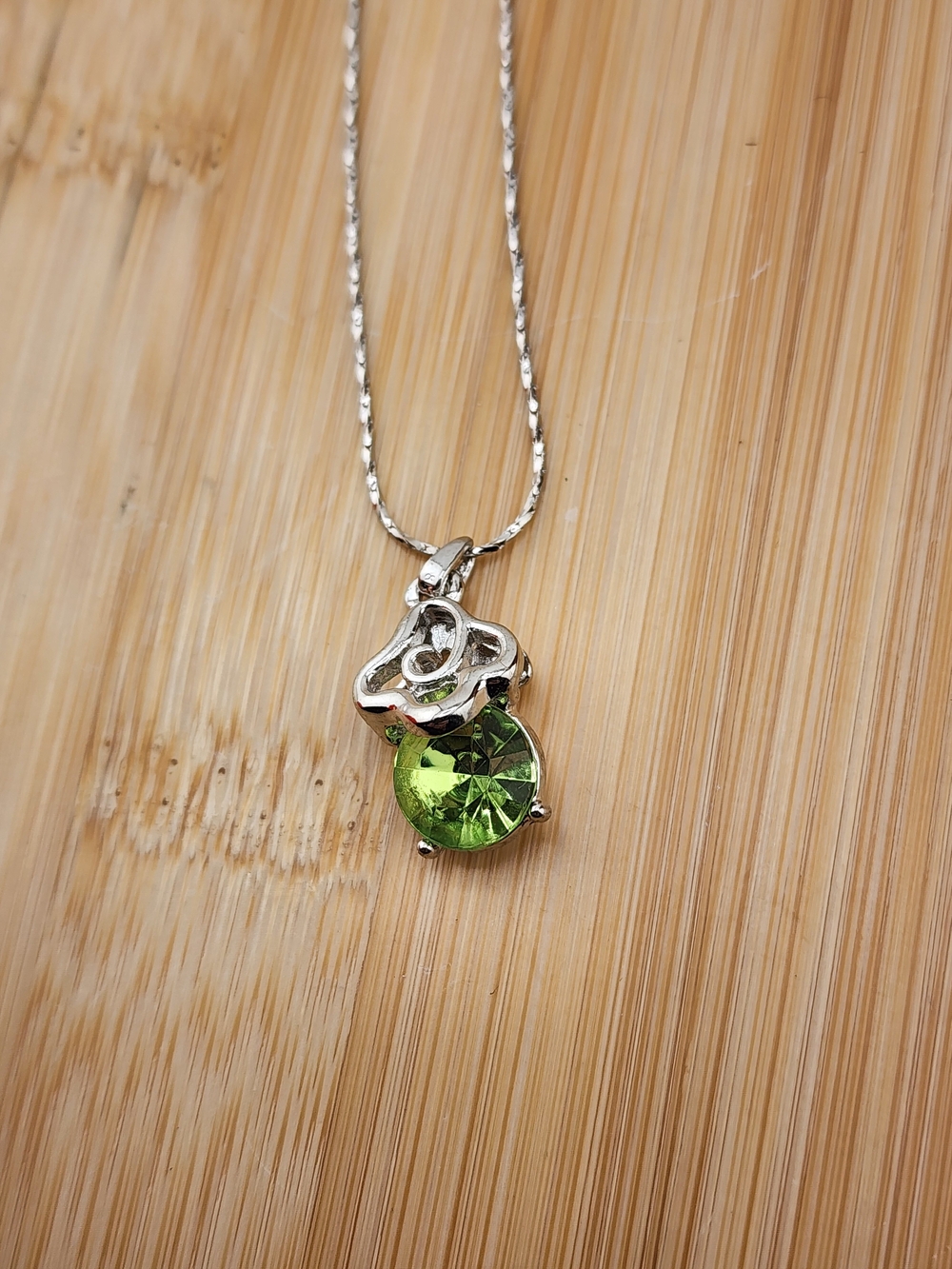 18in Silver Tone Necklace with Green Crystal Pendant -  18KRPG 0679